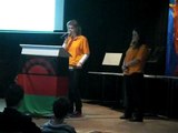 Margot en Eva vertellen op het Pius X College in Bladel over Going Global malawi van Edukans