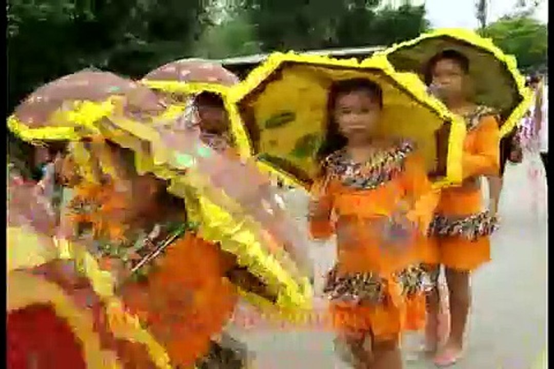 Desfile Alegorico por Feria de Verano en Aldea Machaquila Poptún, Petén