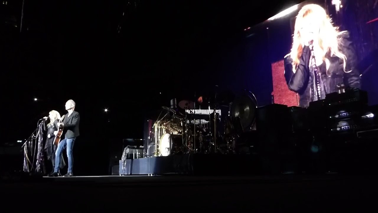 Fleetwood Mac - Landslide (Front Row) London O2 June 24 2015
