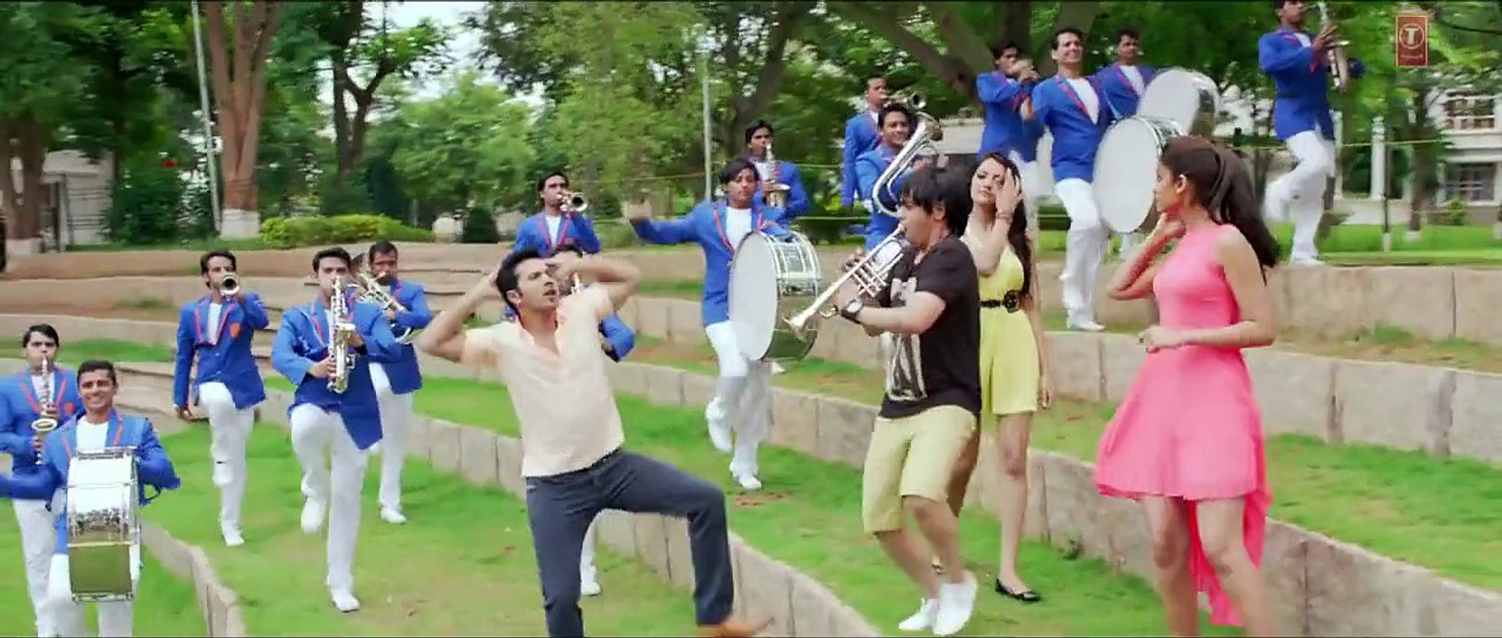 Palat Tera Hero Idhar Hai (Full Video)