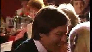 Richard Chamberlain wins Golden Globe 1984