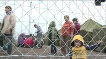 احتجاز لاجئين بمخيم روزكي في ظروف غير إنسانية
