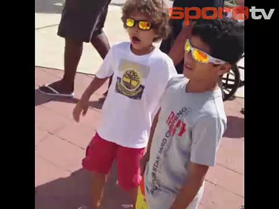 Melo ve ailesi Universal stüdyolarında