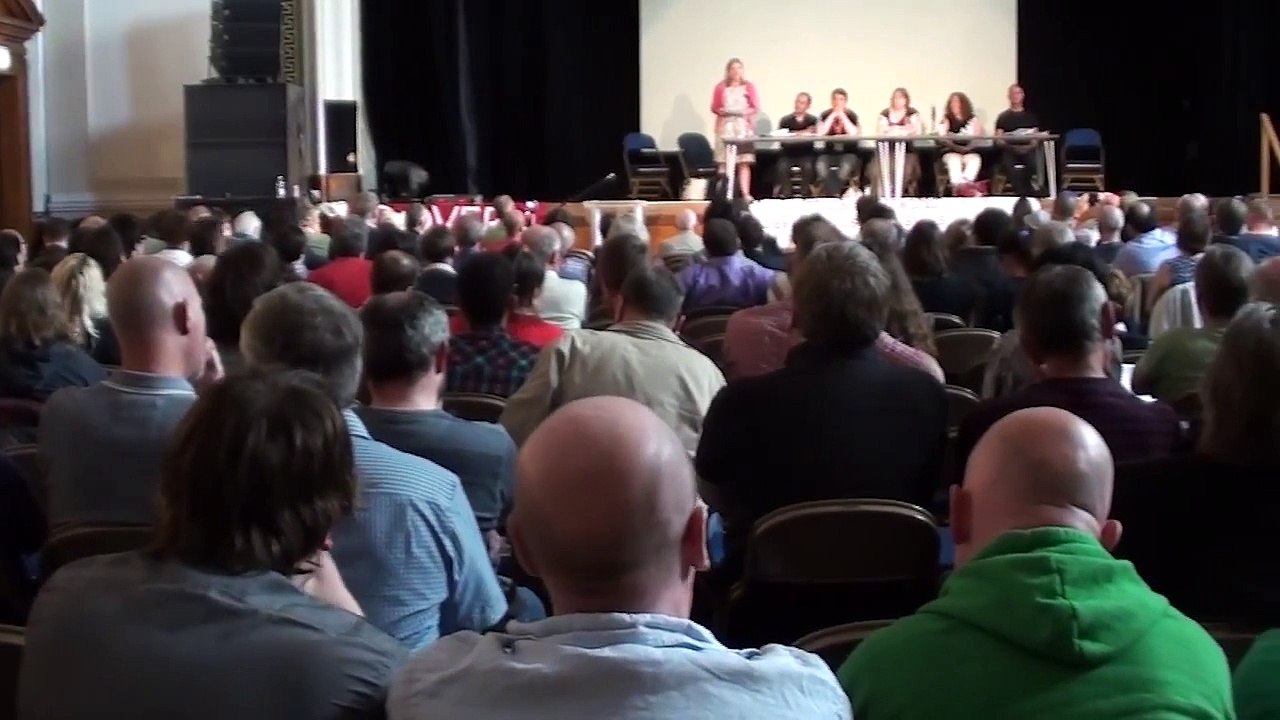 Lois Austin, Youth Against Racism in Europe, addresses NSSN conference