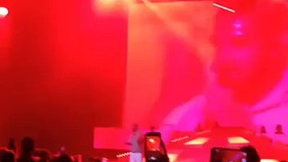 Drake performs a new verse  @ J. Cole's Forest Hills Drive Concert! (MeekMill Diss Track)