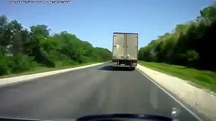 Водитель Фуры КРАСАВЧИК ! ! ! Спас жизнь водителю и пассажир