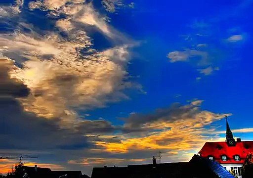 Sonnenuntergang & ziehende Wolken im Zeitraffer