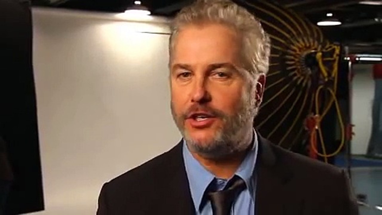 Bill Petersen (Grissom, CSI) and the Basques - euskaraz kantari - singing in Basque