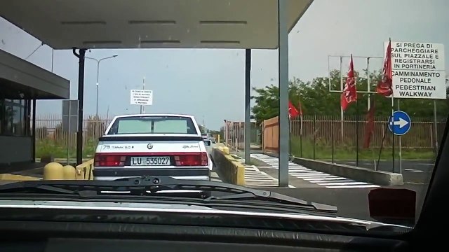 Ingresso Stabilimento Alfa Romeo Arese 27/05/12 (HD)