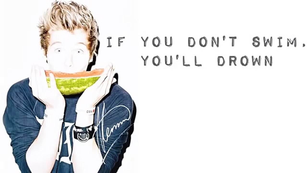 5SOS - She Looks So Perfect (Lyrics)