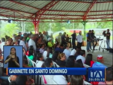 Correa se reúne con gabinete itinerante en Santo Domingo