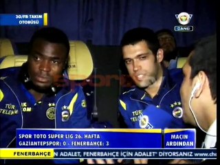 Emenike takım otobüsünden konuştu! Keyifler yerinde...