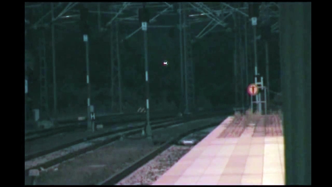 CD 372 004 fährt mit CNL 456/458 aus Praha hl.n in Dresden Hbf ein (mit Ansage)