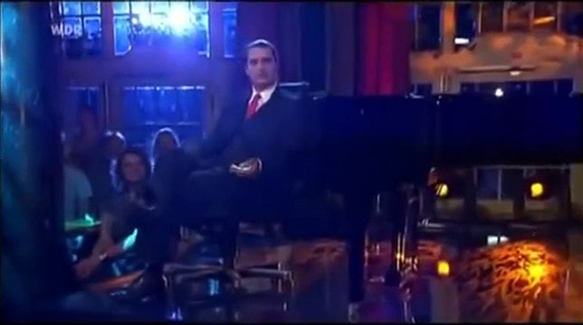 Hagen Rether hält den Spiegel vor unser eigenes Gesicht 12.05.2012 - die Bananenrepublik