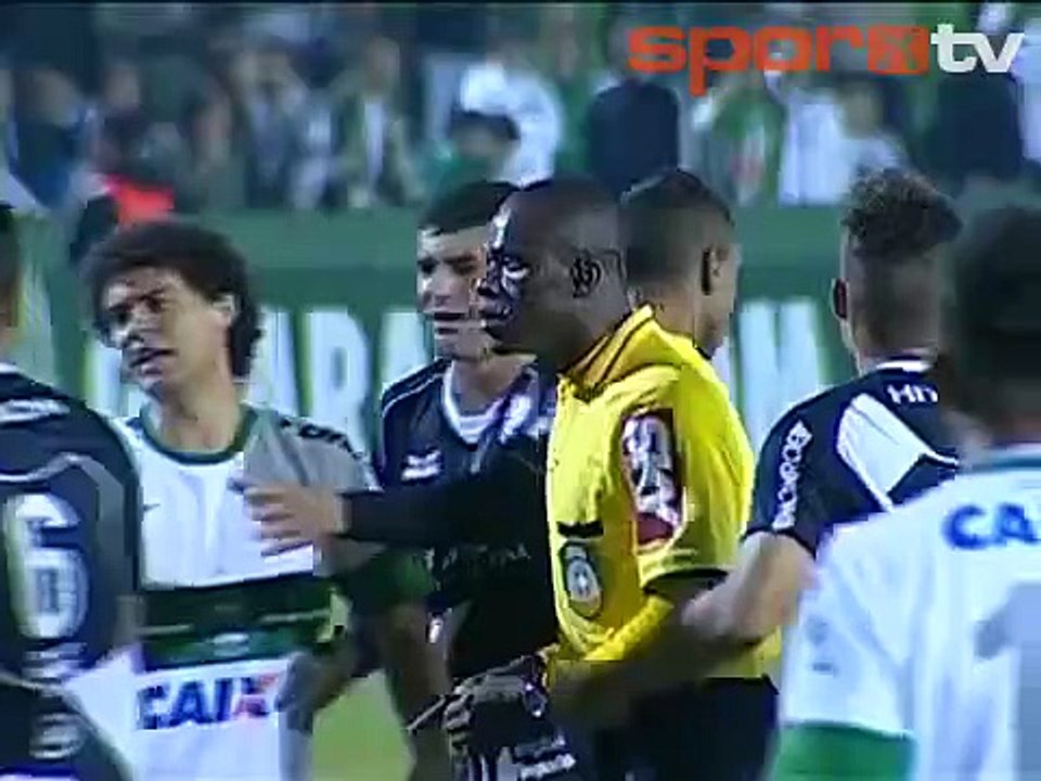 Alex yine bildiğimiz gibi... | Müthiş frikik golü!