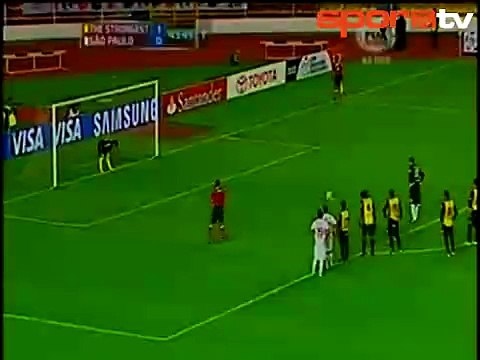 Rogerio Ceni gollerine devam ediyor | 110 oldu!