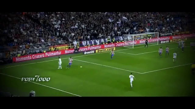 Ronaldinho vs Cristiano Ronaldo ● Who does it better ● Skills & Tricks