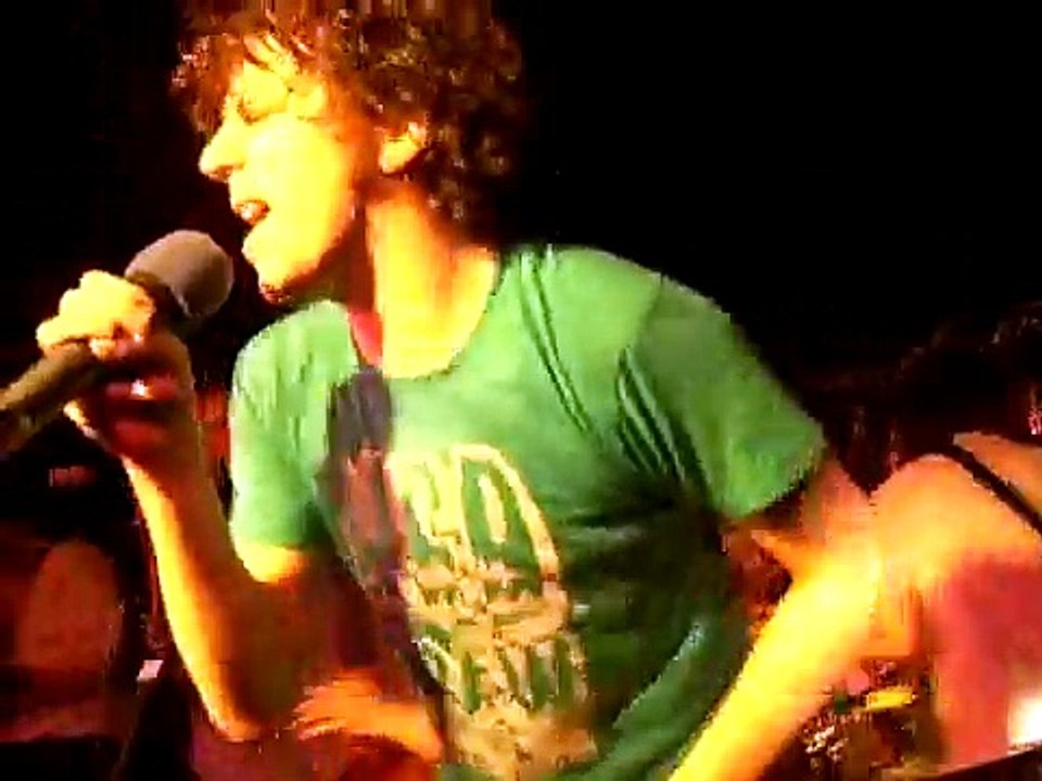 !!! (Chk Chk Chk) - Must Be The Moon (live)