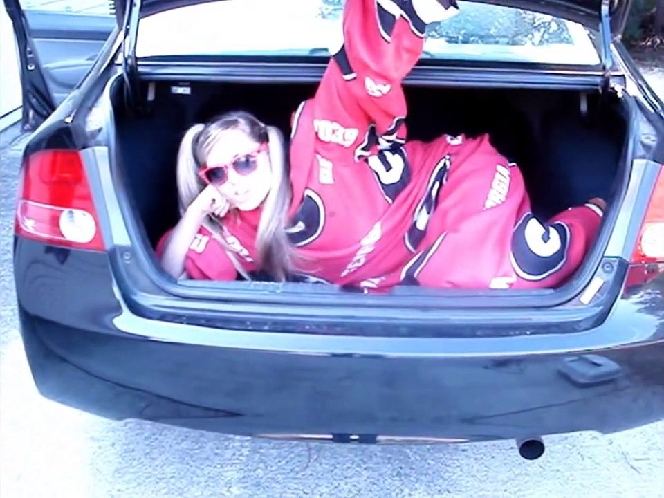 Teach Me How To Dougie (Snuggie Remix)