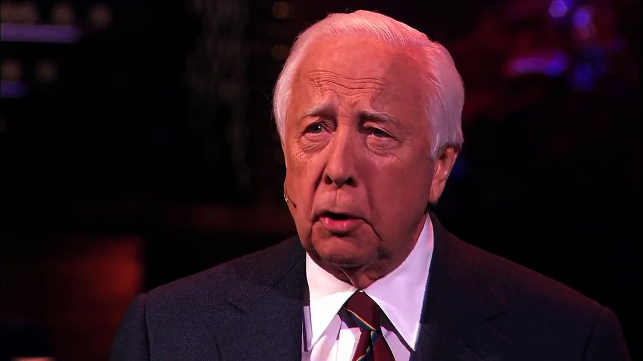 David McCullough Tells a WW II Christmas Story w/ Mormon Tabernacle Choir