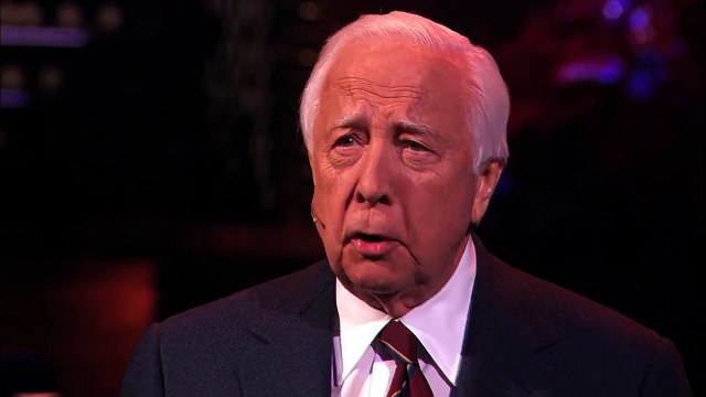 David McCullough Tells a WW II Christmas Story w/ Mormon Tabernacle Choir