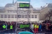 Professor Splash sets Guinness World Record - Highest bellyflop