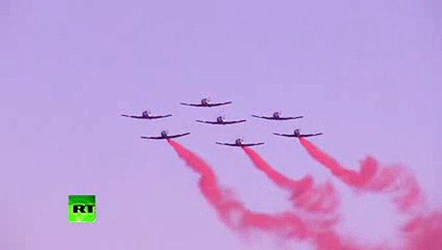 Gorgeous stunts by China aerobatic teams - Chineese air force