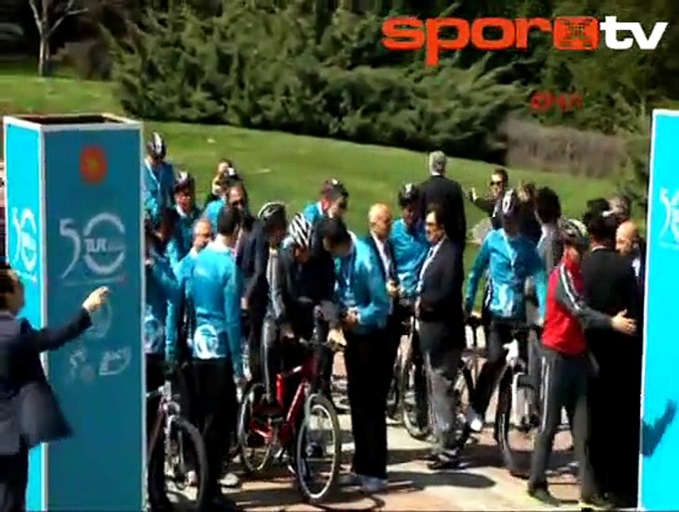 Cumhurbaşkanı Gül, Köşk içi basın turunda pedal çevirdi...