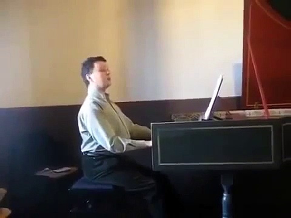 Kidding around 'Happy tree friends' theme for solo harpsichord!