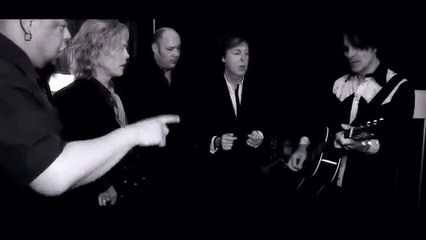 Paul McCartney 'New' : Impromptu Acoustic Performance