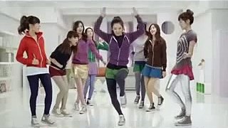 SNSD - Gubne Chicken CF (Dance Battle)