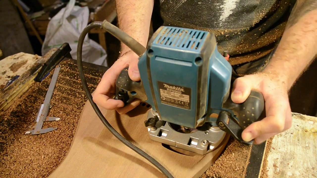 Inside the workshop - some 'guitar building immersion'!