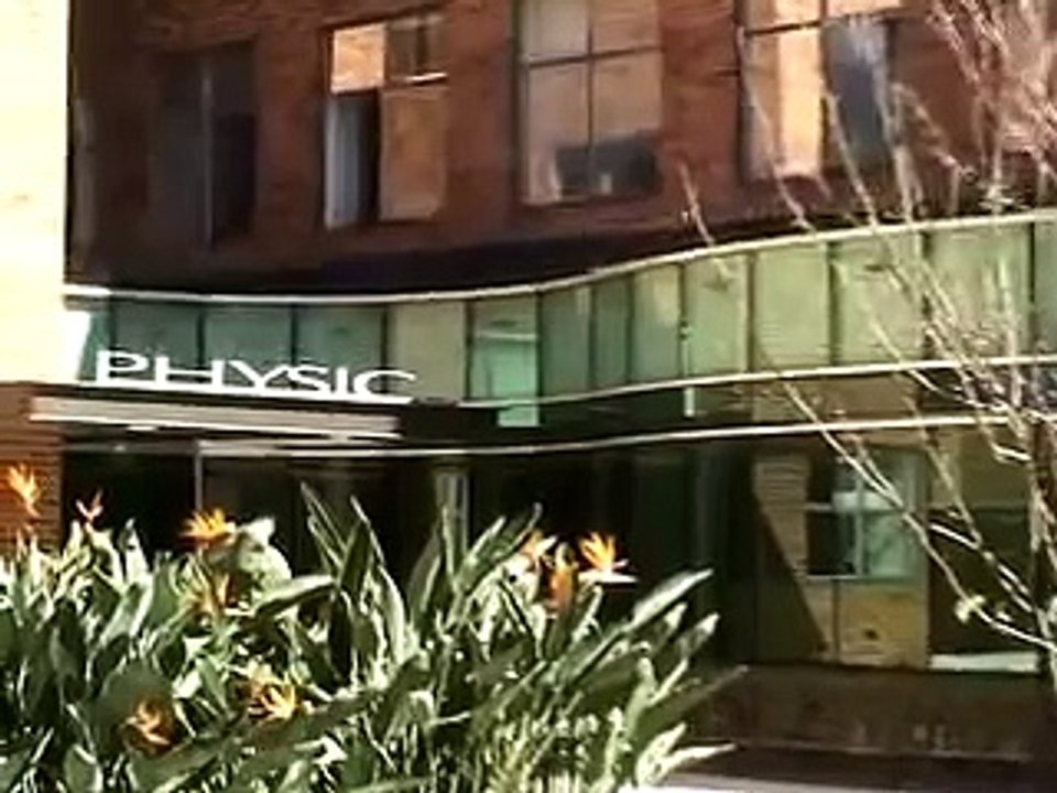 The moon is a red balloon