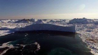 Calving iceberg, Sermermiut, Ilulissat