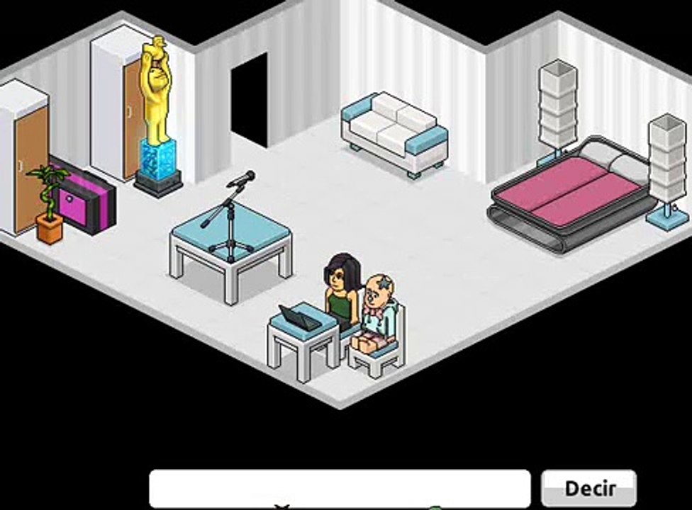 Matando a una habbo bebe ♥