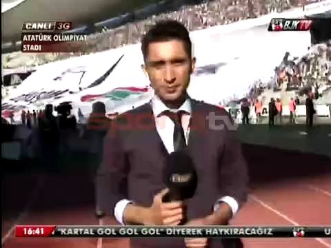 Gövde gösterisi ve açılan o pankart...