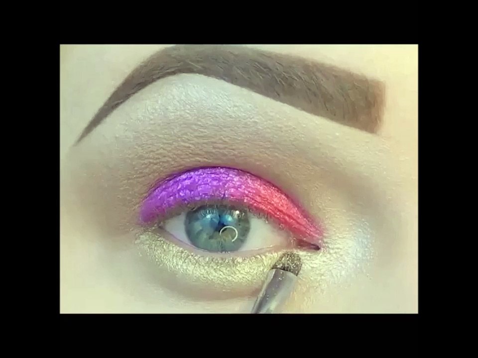 Beautiful eyebrow making and eyemakeup