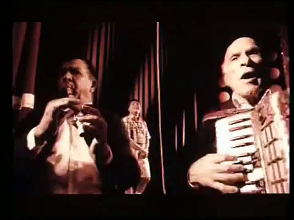 مقطع كوميدى لمحمد هنيدى شوف قلة ادبه هههههههه