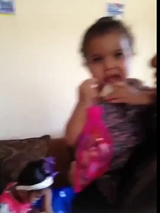 أم ناصر الكويتية كفلت أيتام دار مكة ونقلهتم لمكان آمن