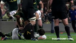 Bismarck Du Plessis elbow fend on Liam Messam - Second yellow = Red card