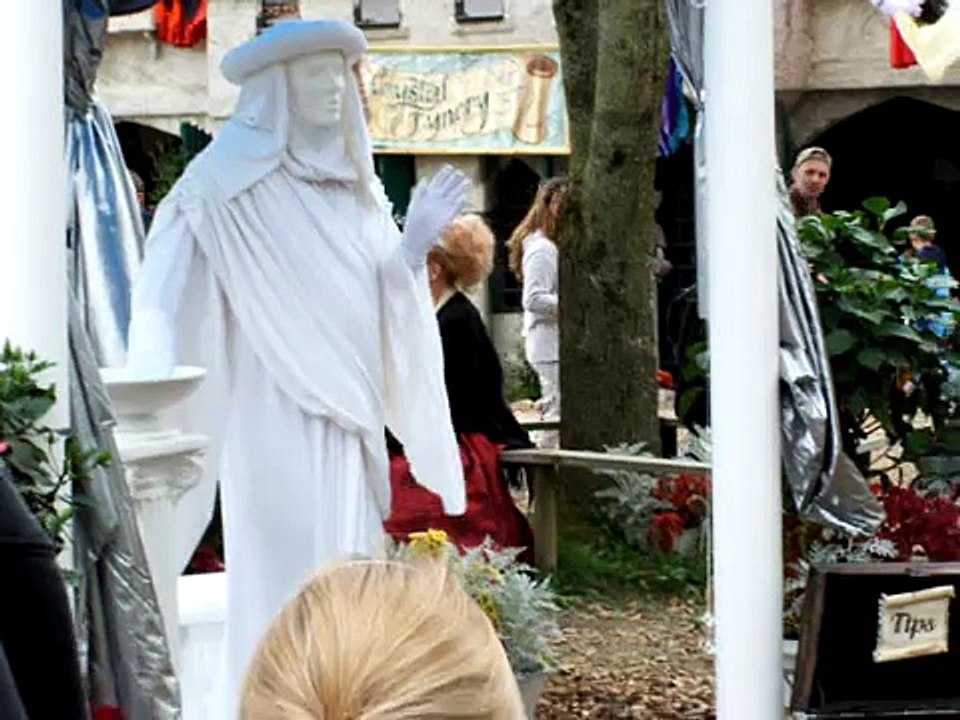 Living Statue