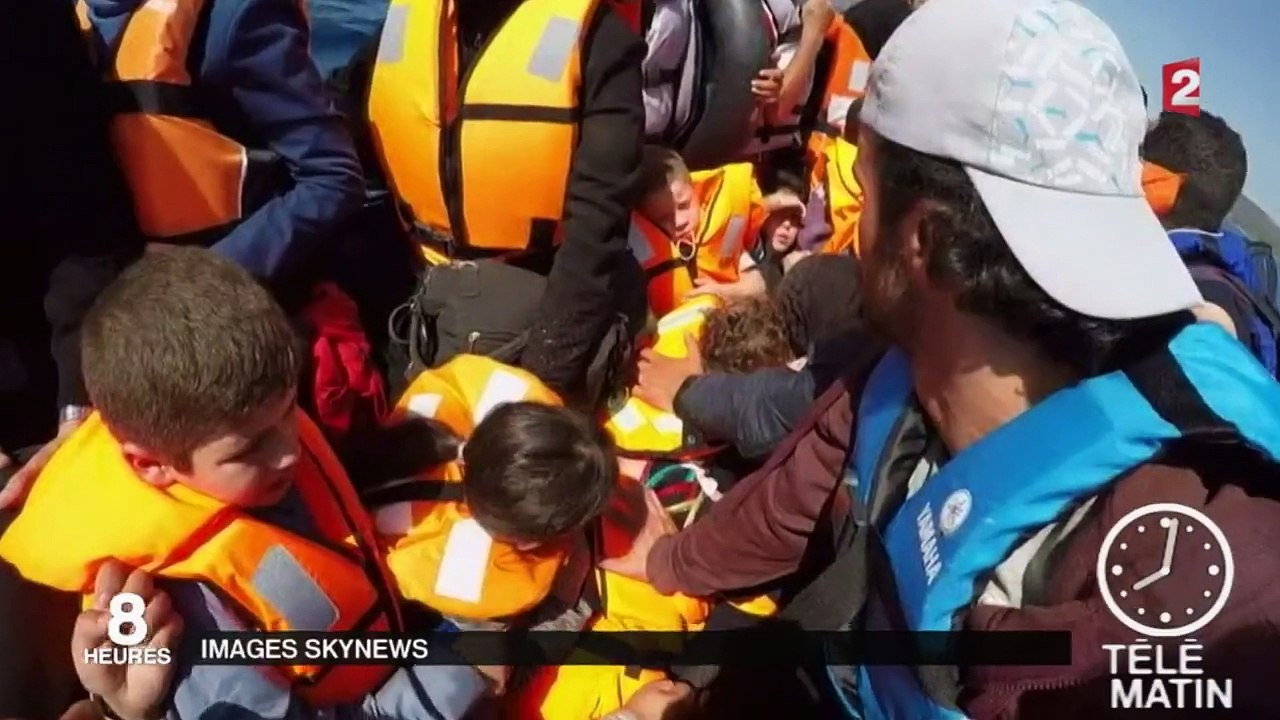 Migrants : à bord d'un canot en mer Egée, entre la Turquie et la Grèce