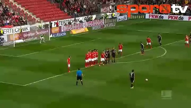 Hakan'dan müthiş bir gol daha!