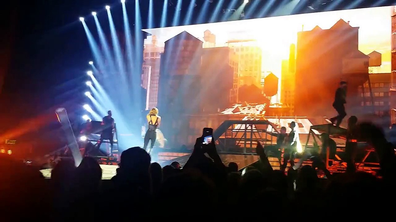 Taylor Swift Bad Blood Staples Center