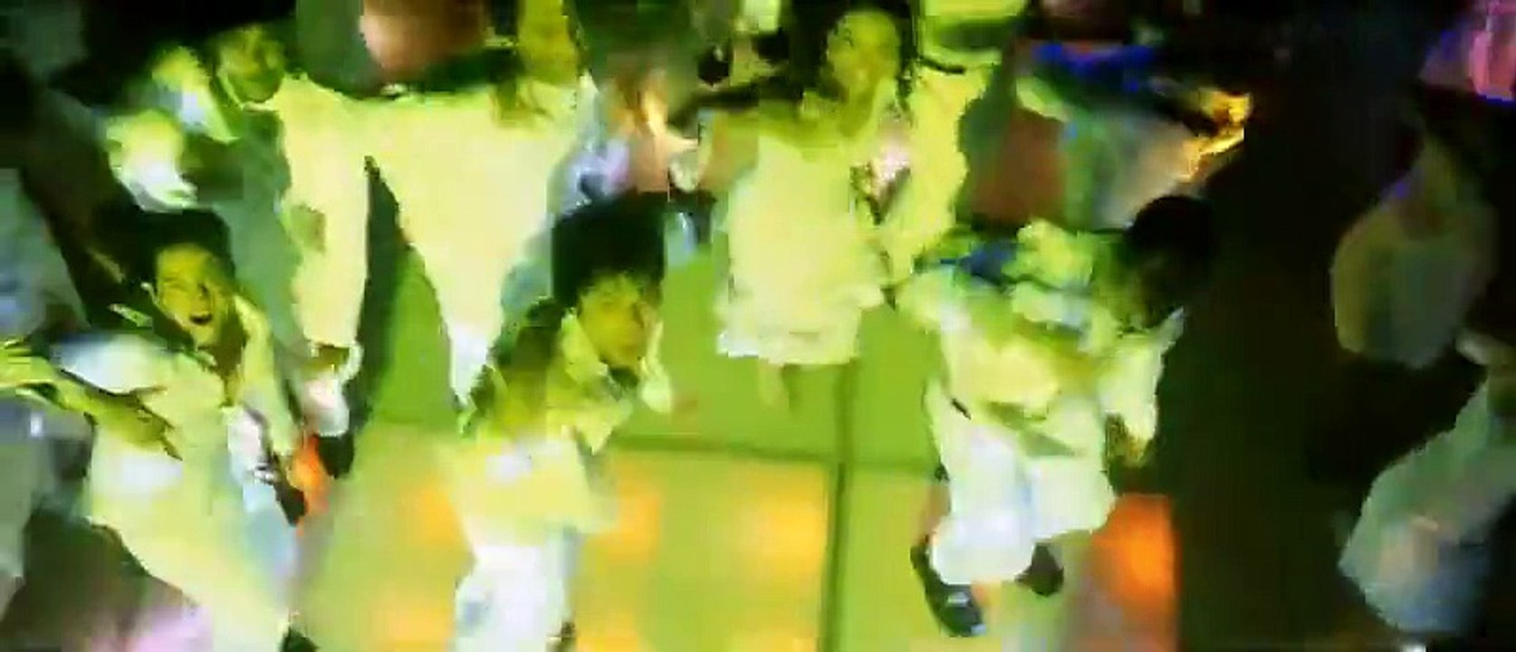 Dillagi Mein Jo Beet Jaaye Aashiq Banaya Aapne (2005) Freevideofun.com