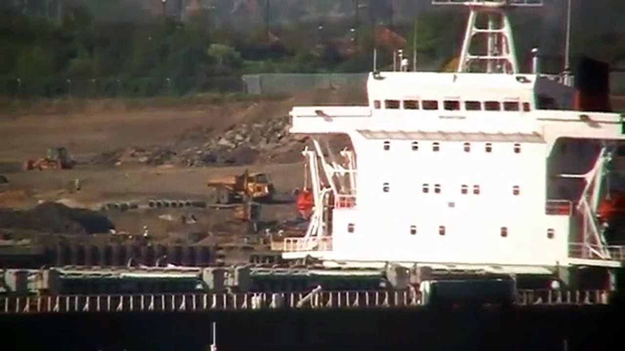 Lord Hinton Outbound from the Port of Tyne