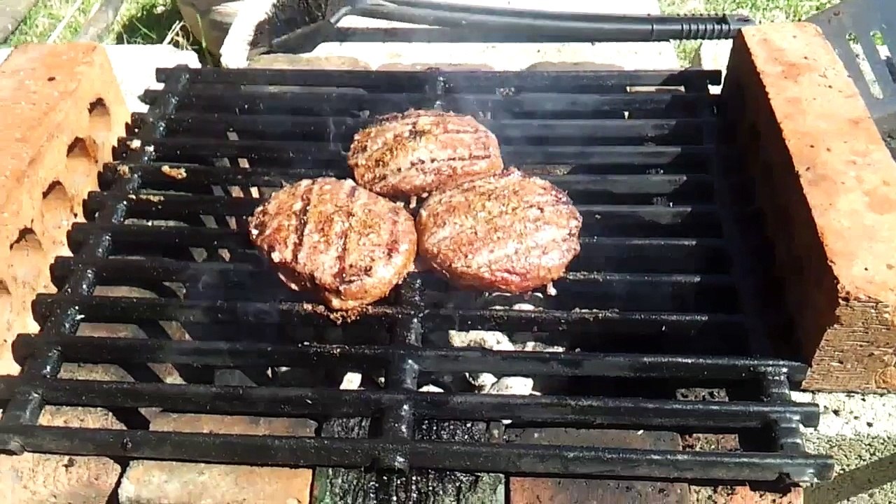 How to make a mushroom cheddar burger.