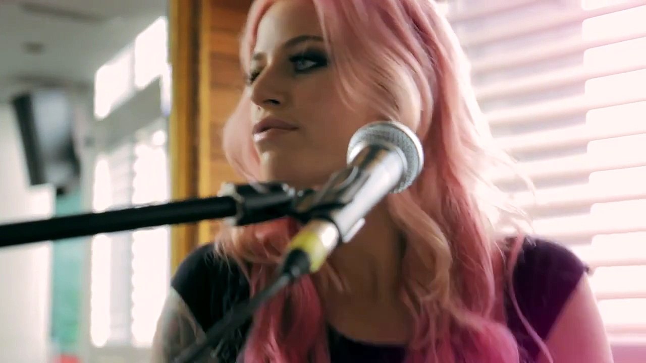 GIN WIGMORE "Man LIke That" (acoustic) - BPMTV Performance