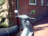 Roller ohne Auspuff / Scooter without Exhaust [Piaggio Sfera RST 50]