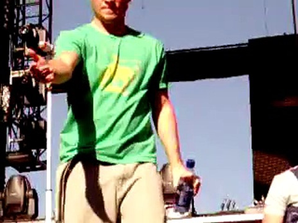 Backstreet Boys Soundcheck 'Happy Birthday'